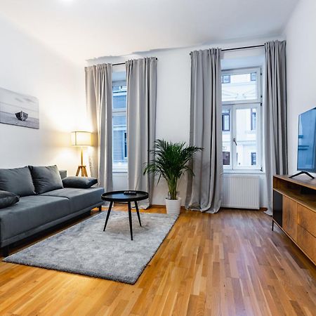 Spacious 3-Room Apt. 15 Min To The City Center Bécs Kültér fotó