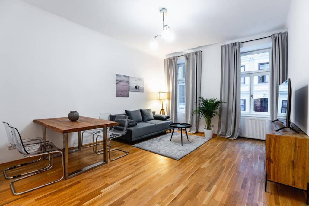 Spacious 3-Room Apt. 15 Min To The City Center Bécs Kültér fotó