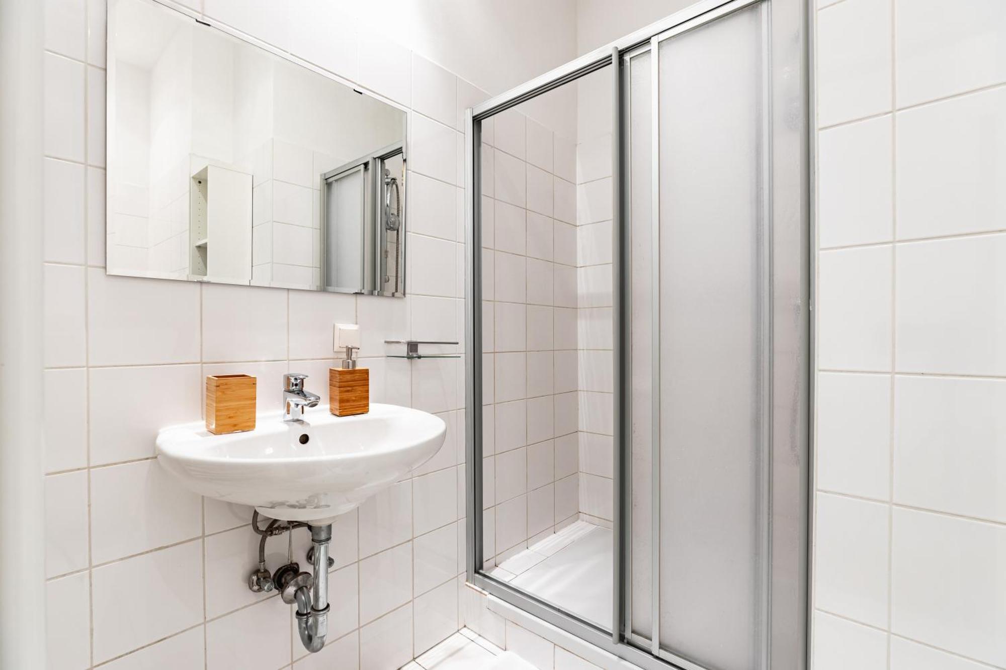 Spacious 3-Room Apt. 15 Min To The City Center Bécs Kültér fotó